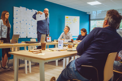 Flex Office versus bureau traditionnel : le match en 8 rounds
